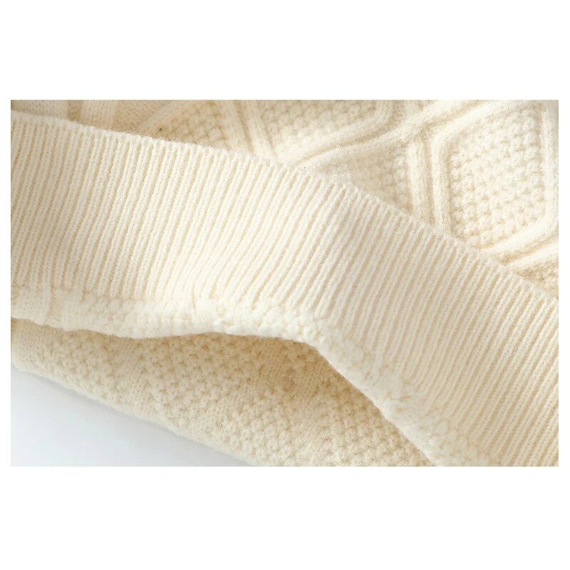 Ellis GeoKnit Sweater | BELIVITE