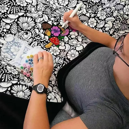 DoodleBlanket – 50×60 DIY-Kuscheldecke zum Ausmalen mit 24 Filzstiften